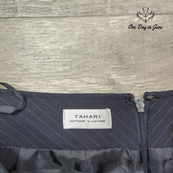 Tahari Pin Stripe Pencil Skirt Size 10 - Picture 2 of 5